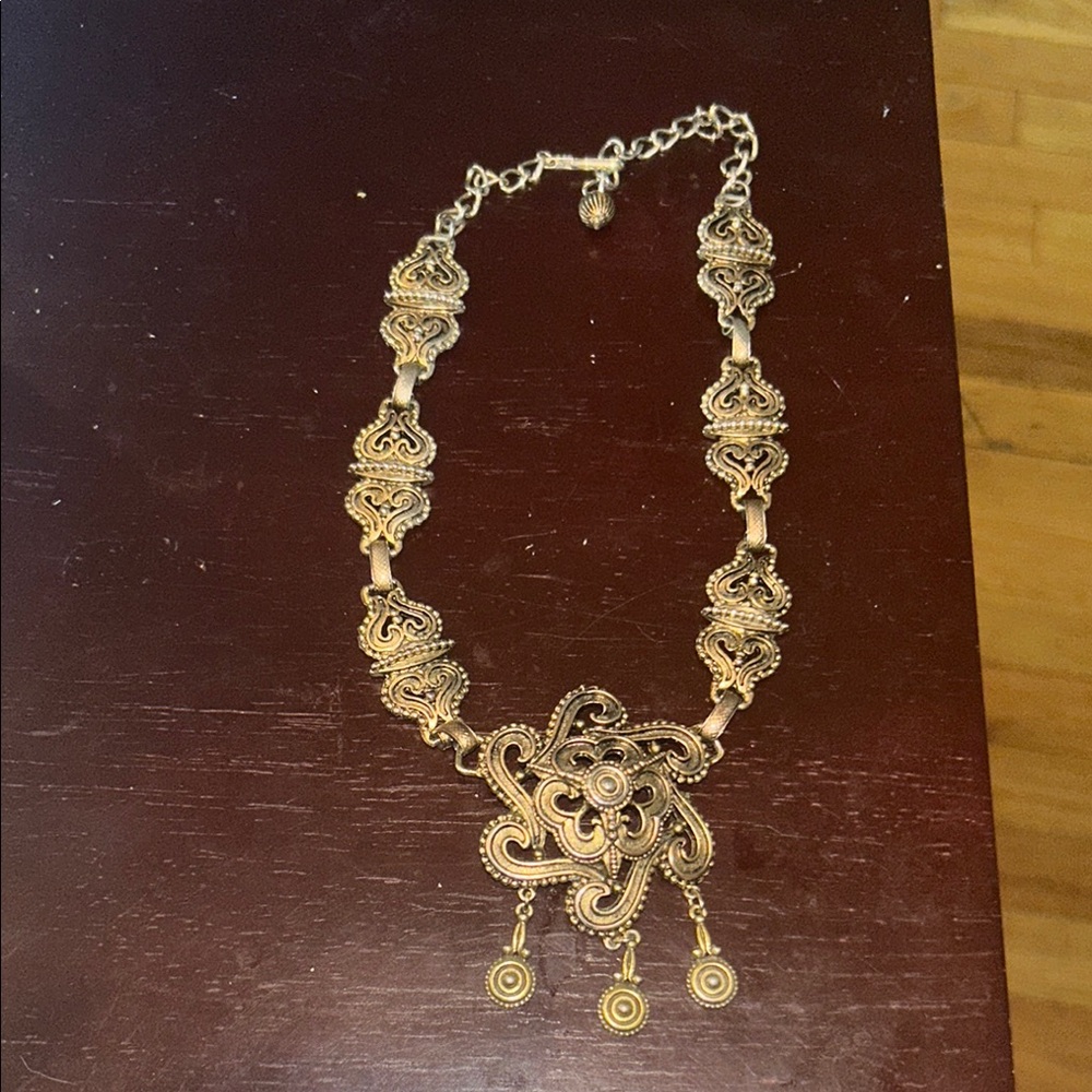 Elegant Gold Statement Necklace